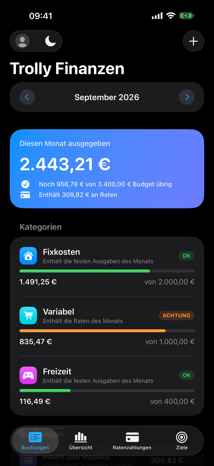 Tab Übersicht im dunklen Modus, mit den Karten des Monats und dem Diagramm pro Kategorie